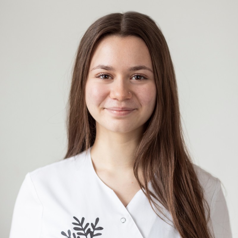 Portrait Nayeli Koca Drogistin in Ausbildung